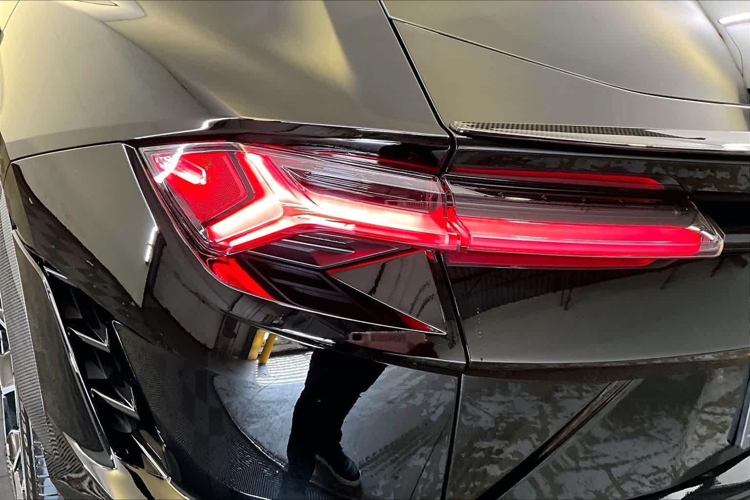 Used 2024 Nero Helene Metallic Lamborghini Performante image 27