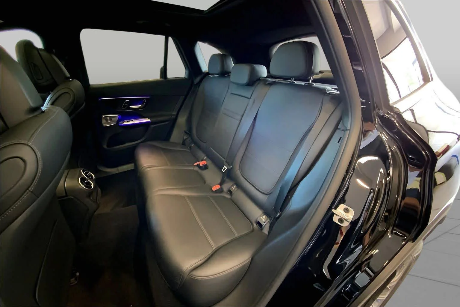 Certified Used 2025 Black Mercedes-Benz GLC 300 image 20