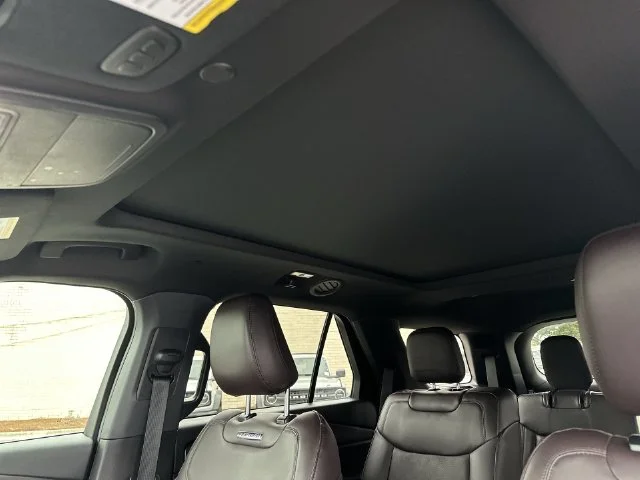 Used 2025 Black Ford Platinum image 22