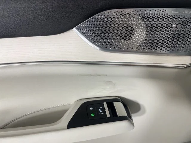 2025 Volvo EX90 Ultra - Photo 19