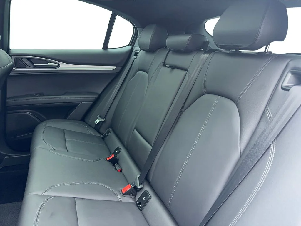 New 2025 Blue Alfa Romeo Base image 35