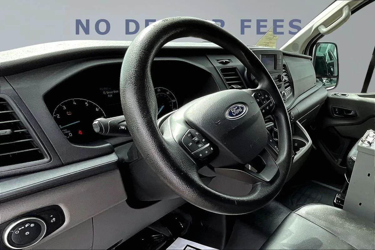 Used 2021  Ford  image 8