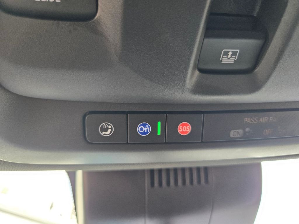 Used 2023 White GMC AT4 image 8