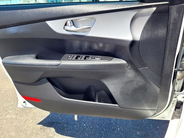 Used 2023 White Kia LXS image 13