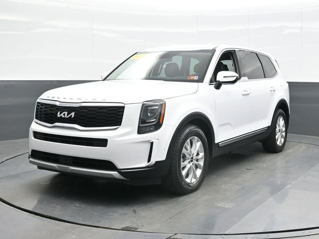 Used 2022 White Kia LX image 1