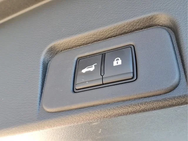 Used 2024  Nissan SV image 27