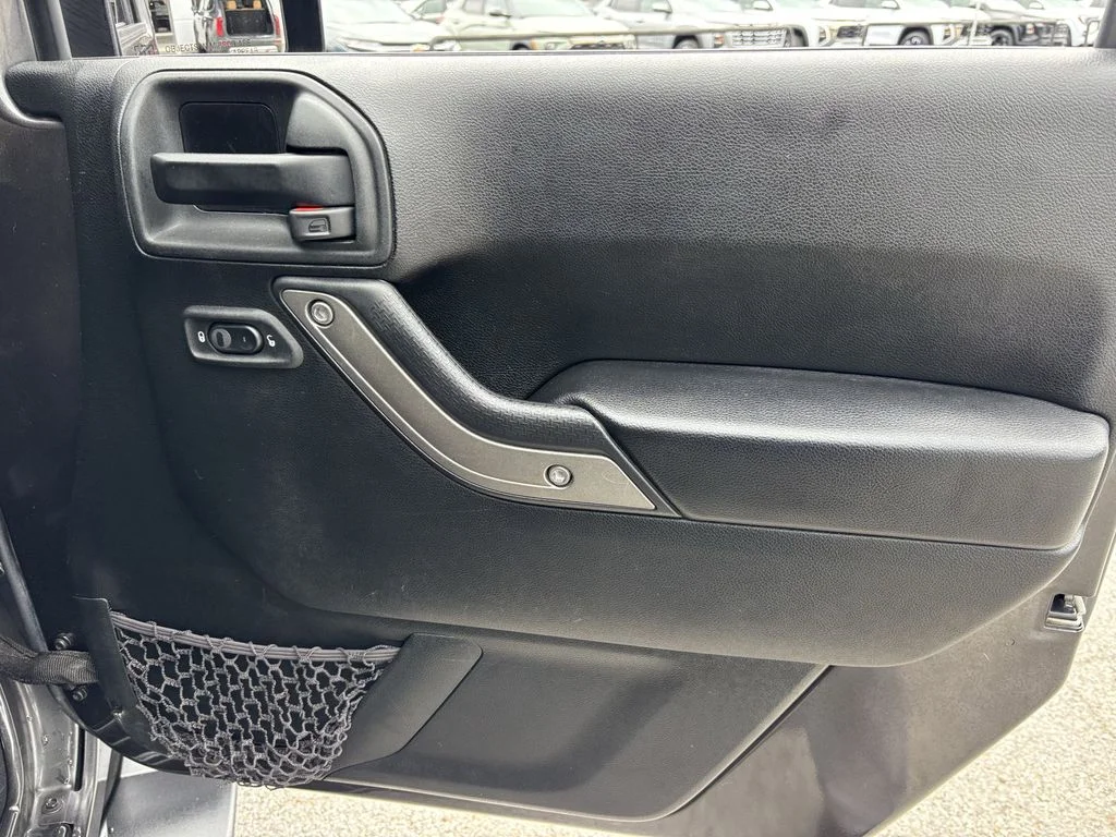 Used 2018 Gray Jeep Unlimited Sport image 21