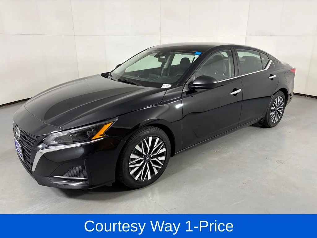 Used 2024 Black Nissan 2.5 SV image 5