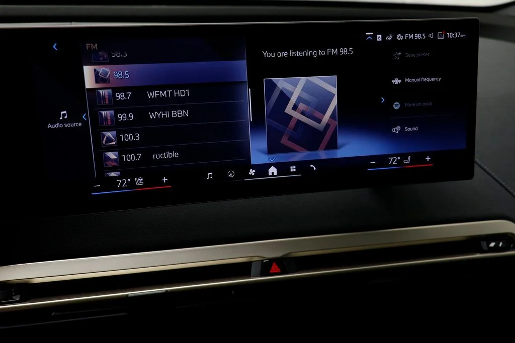 2026 BMW iX 45 - Photo 9