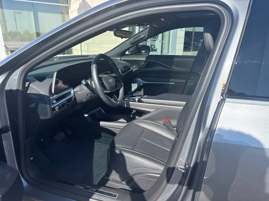 Used 2023 Gray Cadillac Luxury image 7