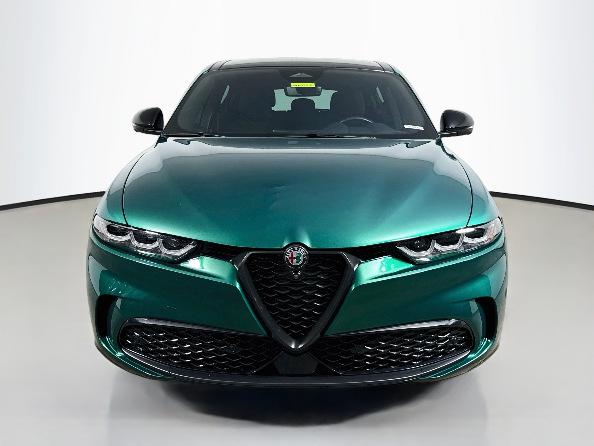 Used 2024 Verde Fangio Metallic Alfa Romeo Veloce image 2