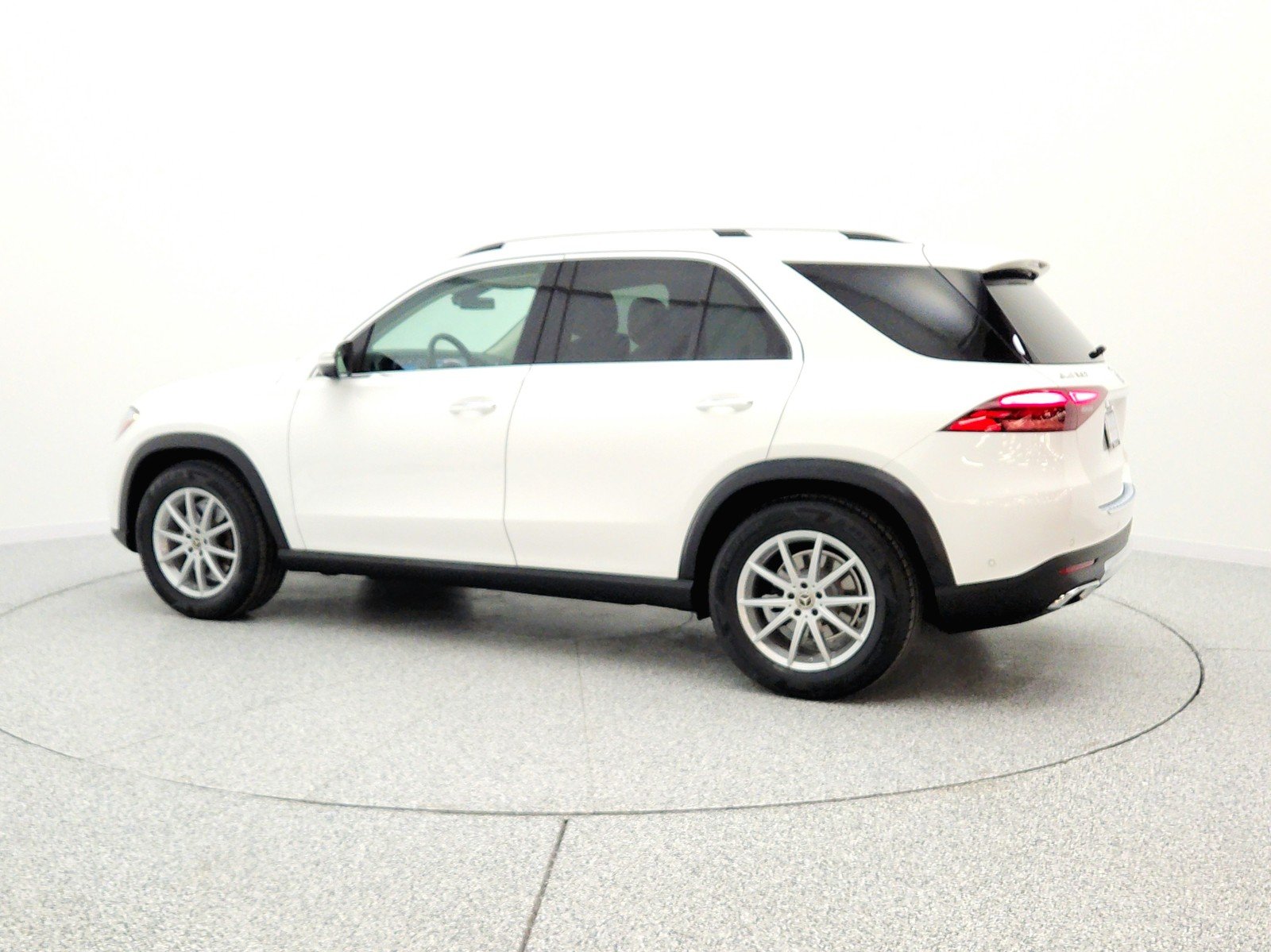 Used 2024 Polar White Mercedes-Benz GLE 350 4MATIC® SUV image 8