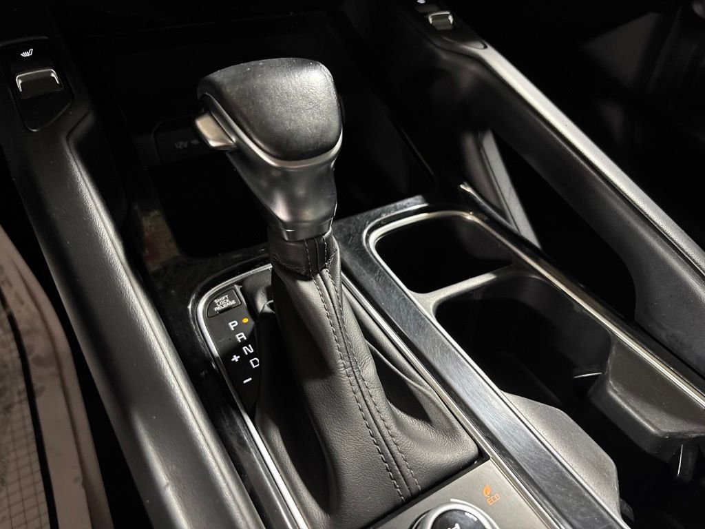 Used 2020 Black Kia S image 24