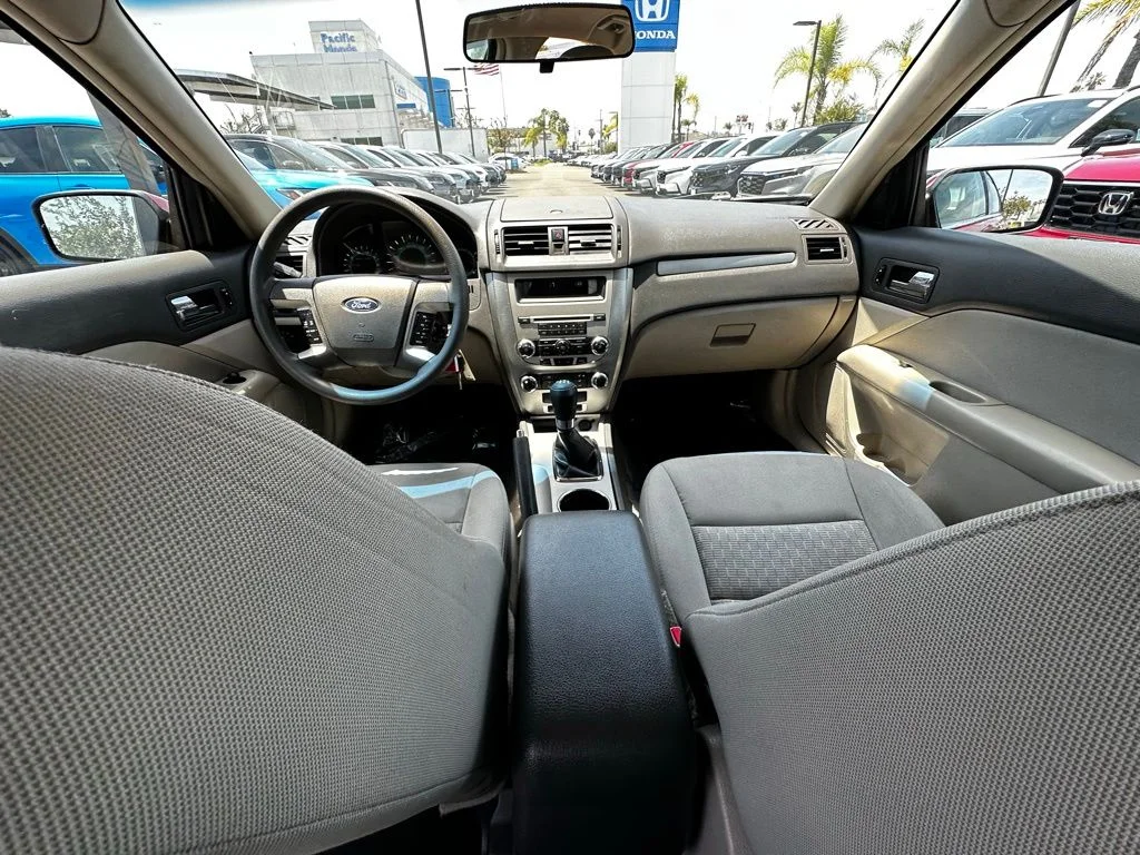 Used 2010 Red Ford SE image 14