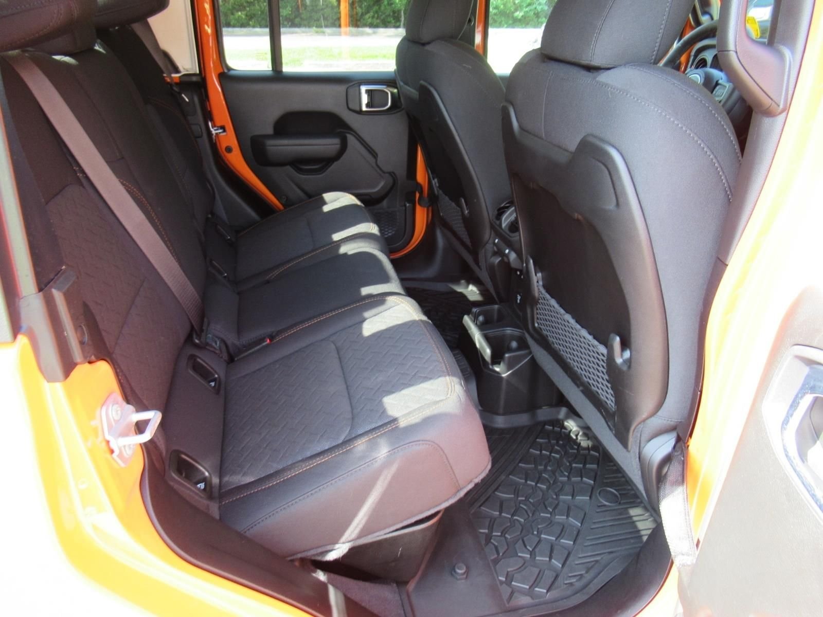 Used 2025  Jeep Mojave image 34
