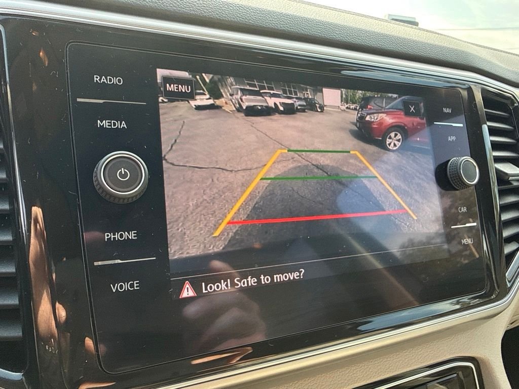 Used 2019 Black Volkswagen SEL image 33