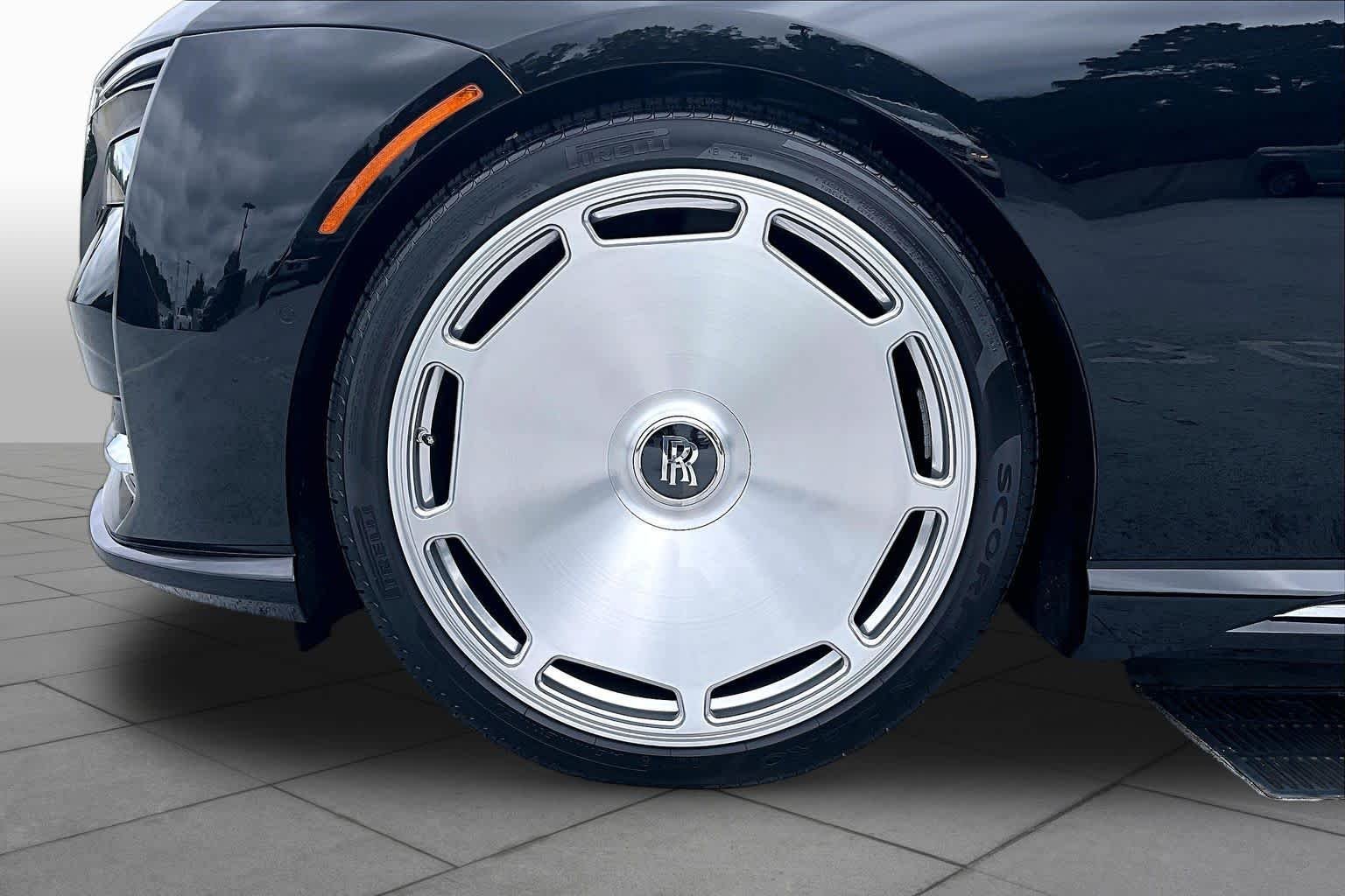 Used 2024 Black Diamond Rolls-Royce  image 10