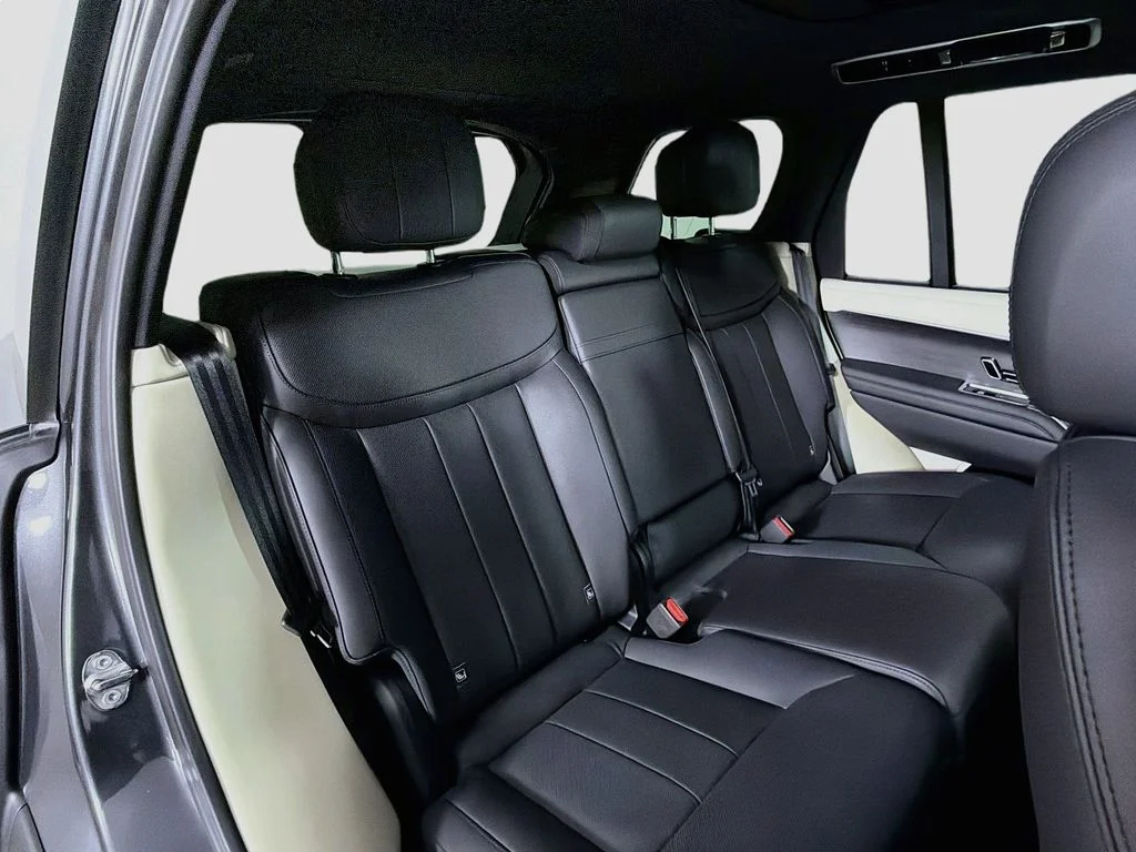 Certified Used 2024 Gray Land Rover SE image 29
