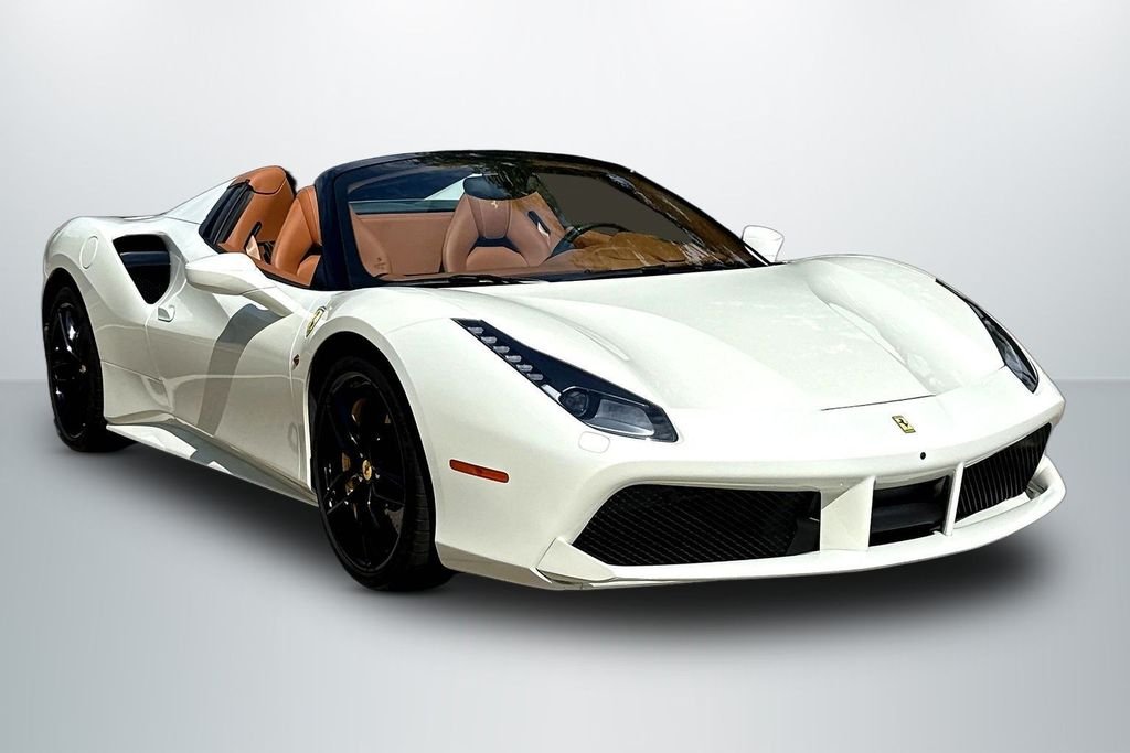 Used 2018  Ferrari  image 1