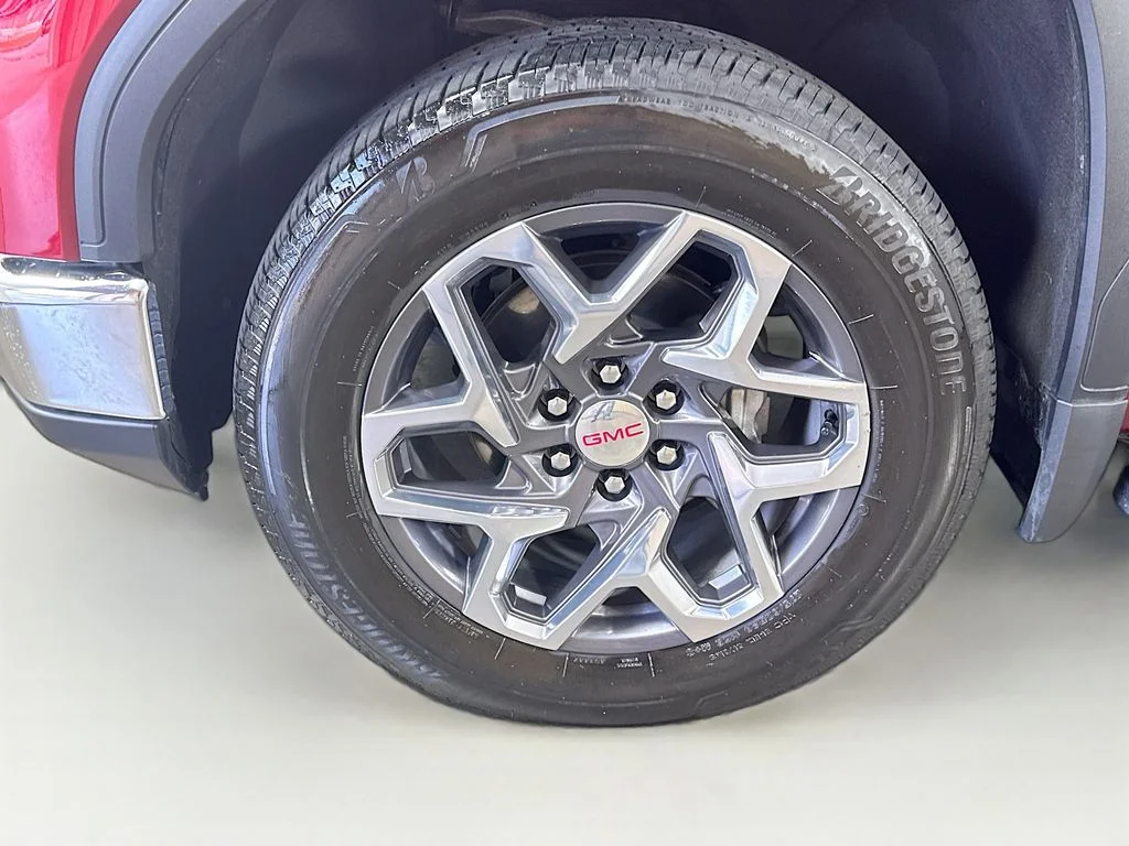 Used 2025 Red GMC SLT image 38