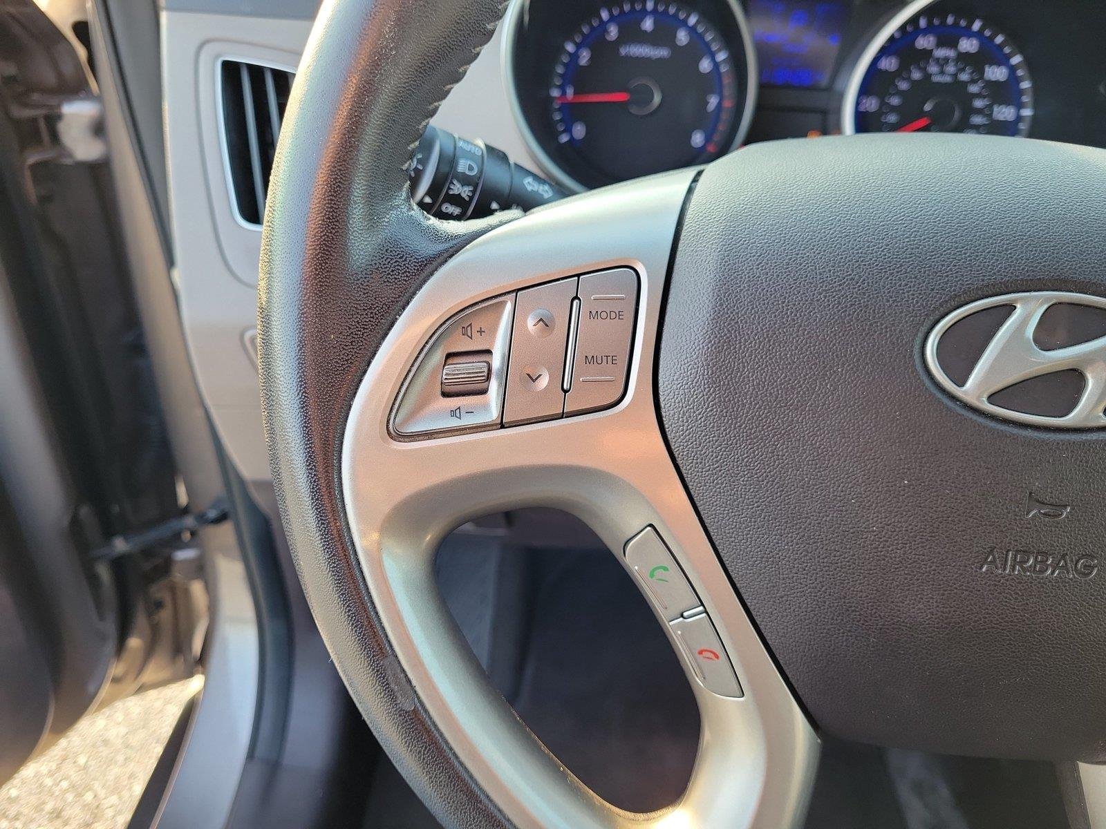 Used 2013 Chai Bronze Hyundai GLS image 23