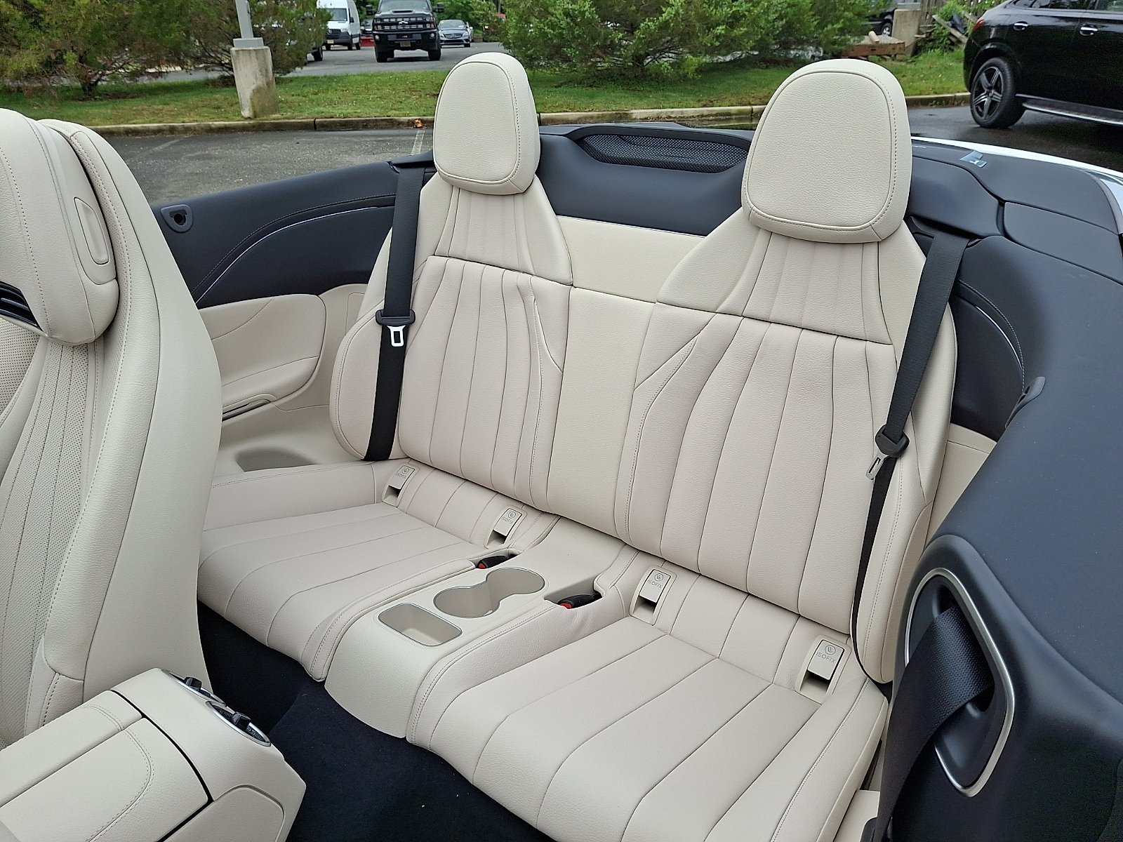 New 2026 MANUFAKTUR Moonlight White Metallic Mercedes-Benz AMG® CLE 53 4MATIC+ Cabriolet image 8