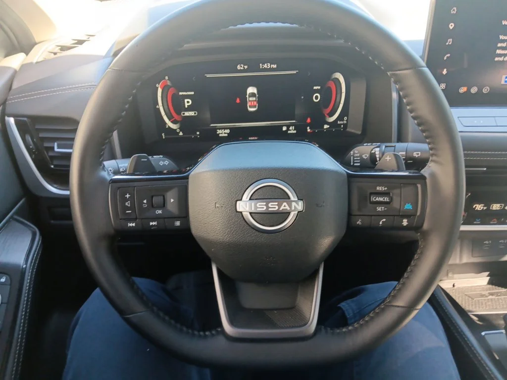 Used 2025 Boulder Gray Pearl Nissan Platinum image 22