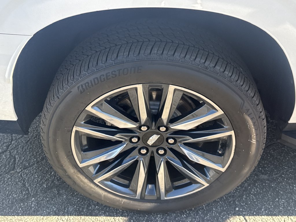 Used 2021 White Cadillac Sport Platinum image 17