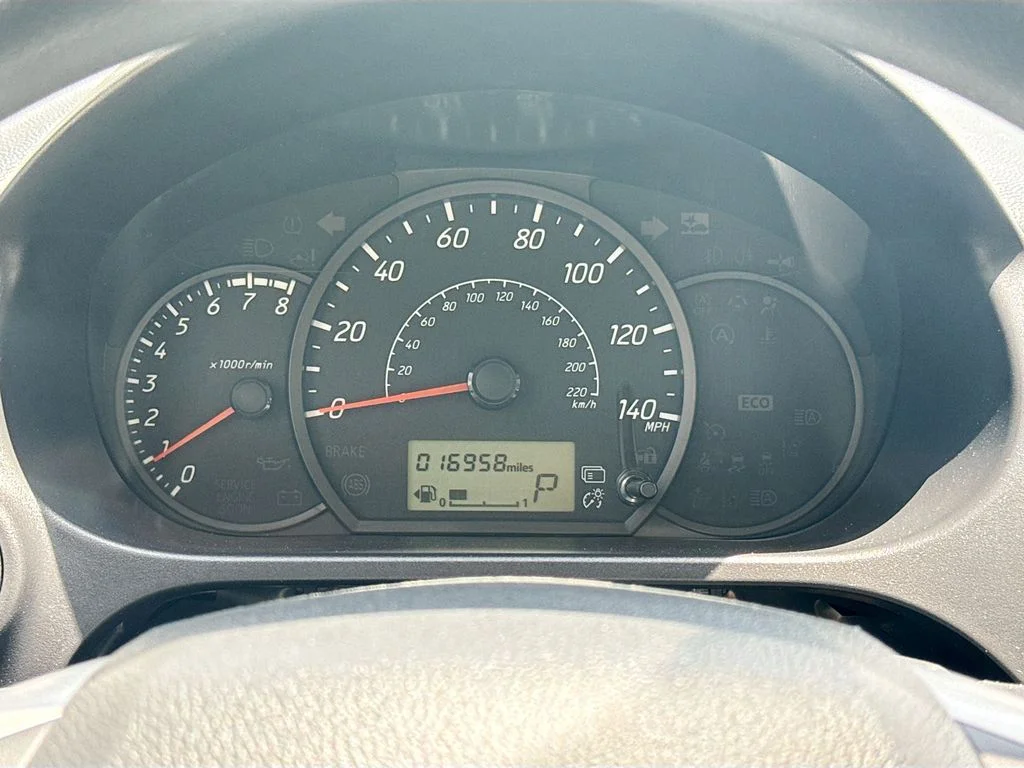 Used 2024  Mitsubishi ES image 13