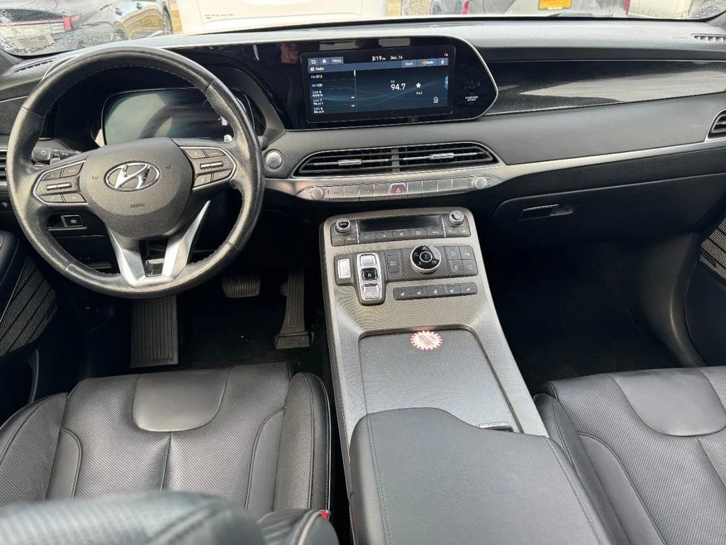 Used 2020 Silver Hyundai Limited image 13