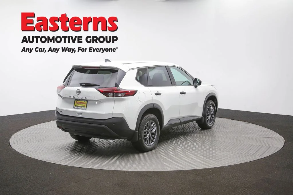Used 2023 White Nissan S image 40
