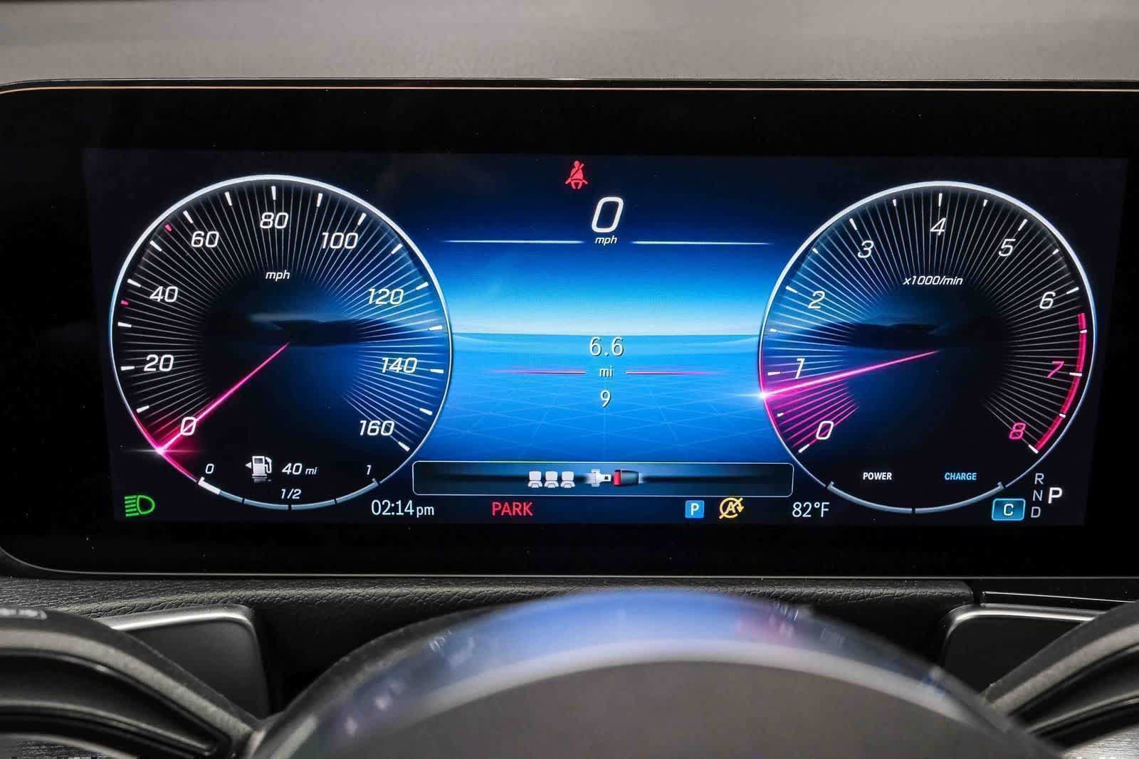 New 2026 Polar White Mercedes-Benz GLB 250 image 29