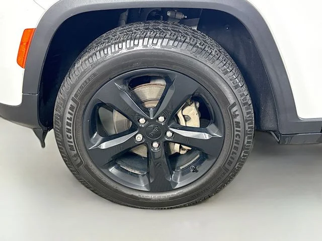 Used 2023 White Jeep Altitude X image 29