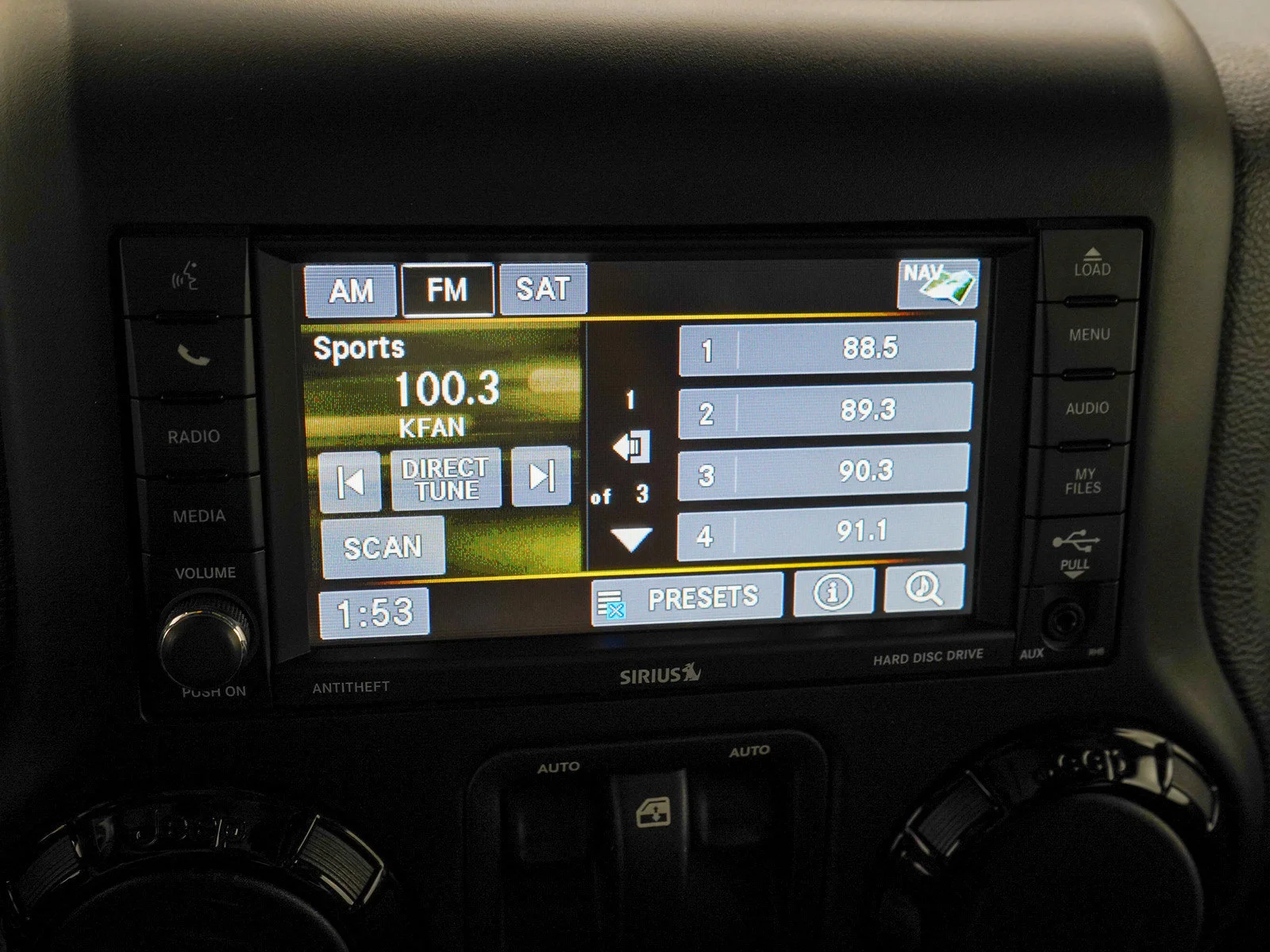Used 2017 Chief Clearcoat Jeep Winter image 16
