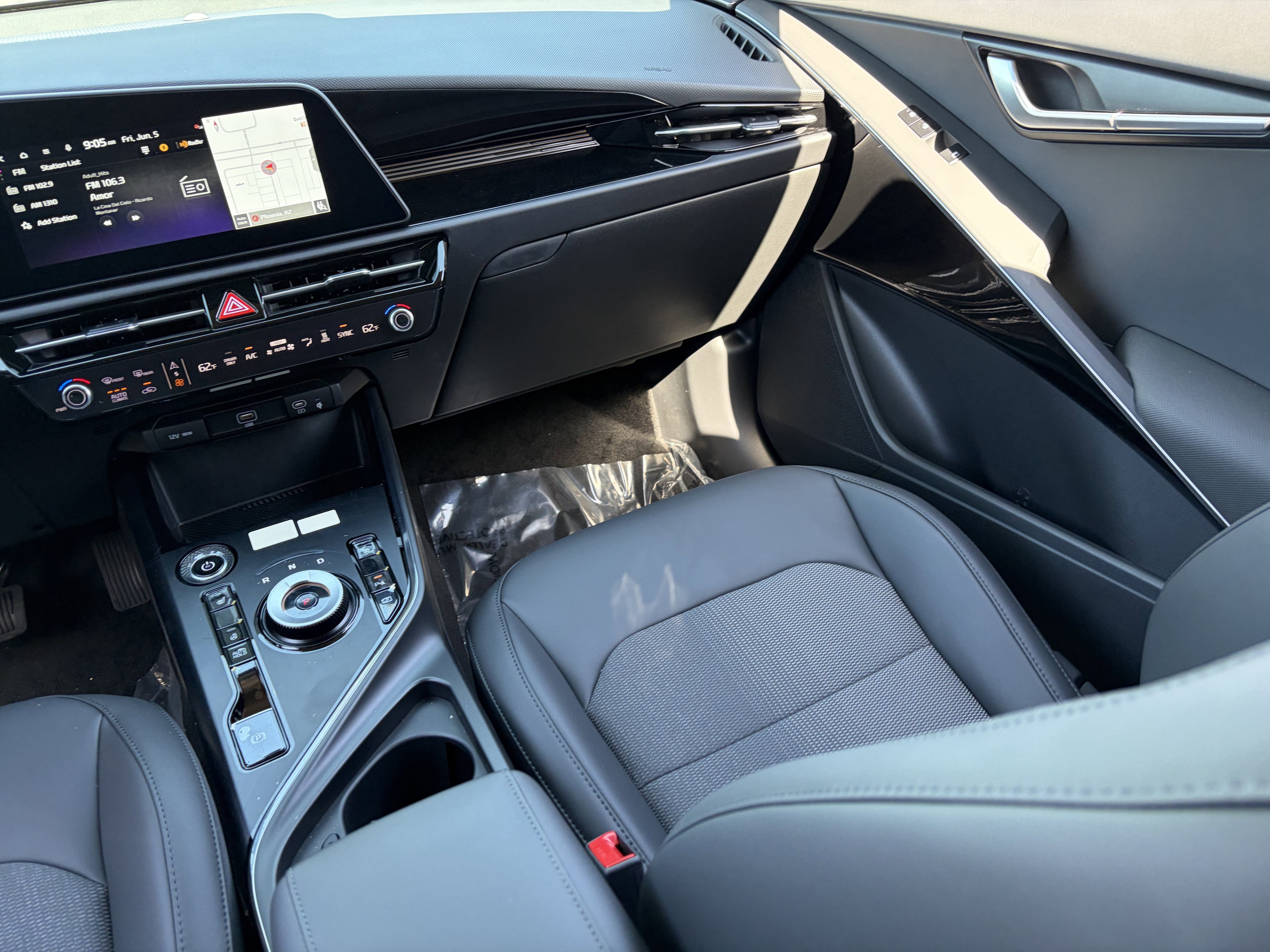 New 2026 Mineral Blue Kia WIND image 14
