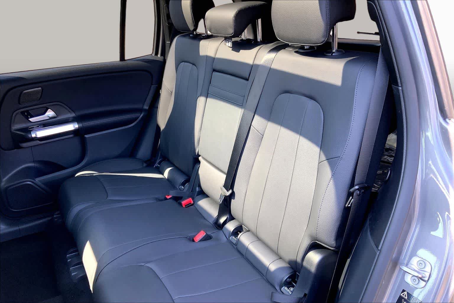 New 2026 Mountain Grey Metallic Mercedes-Benz GLB 250 image 13