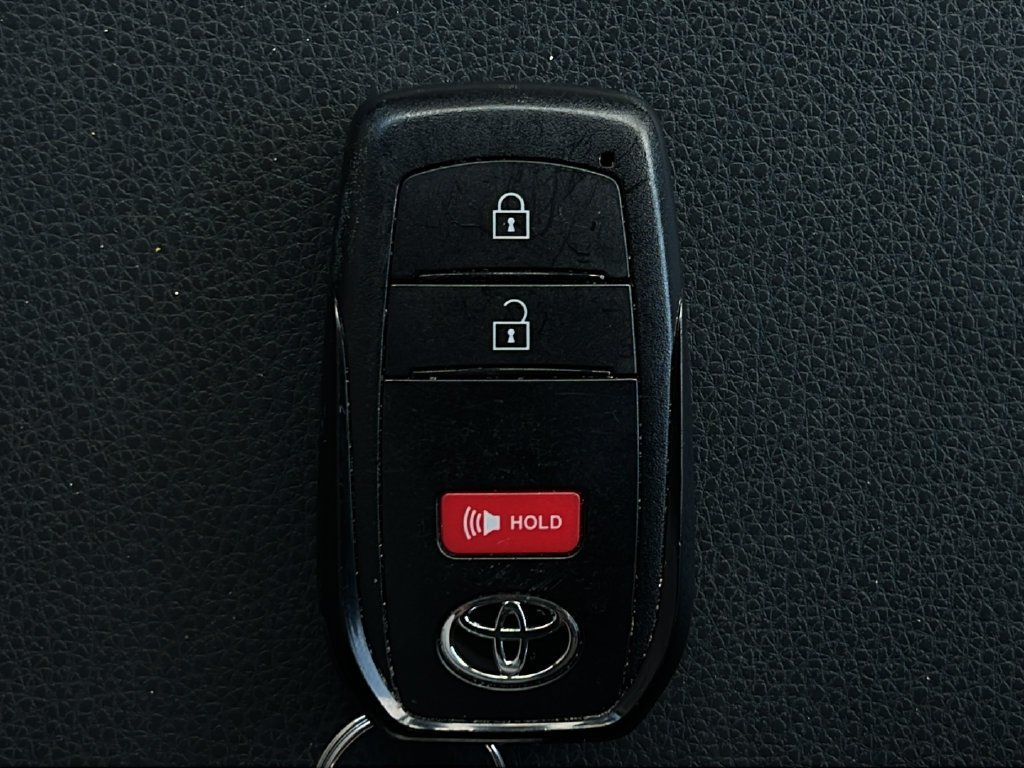 Used 2025  Toyota SR5 image 23