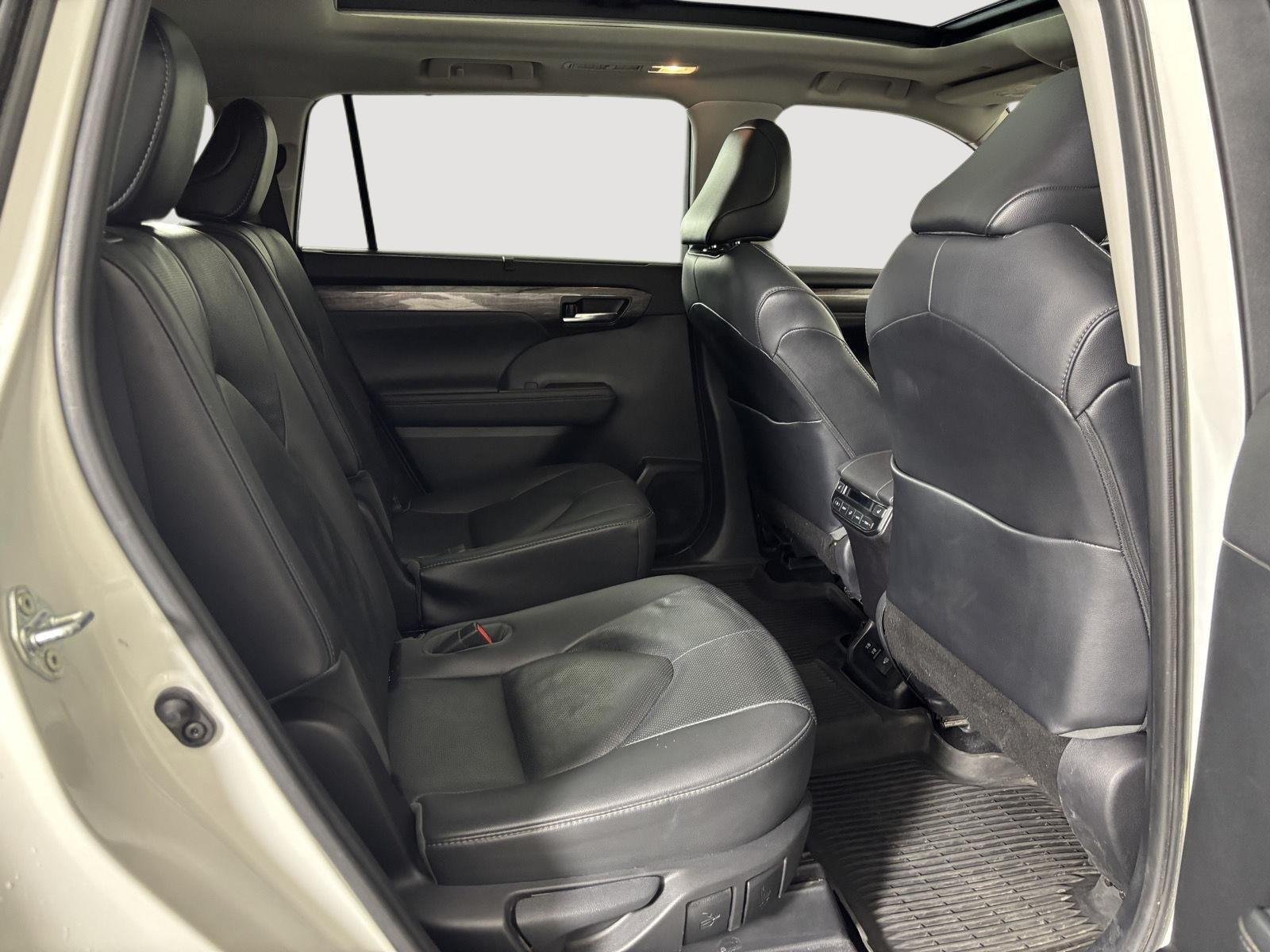 Used 2021 Blizzard Pearl Toyota Platinum image 15