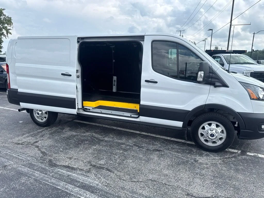 Used 2025 White Ford Base image 34