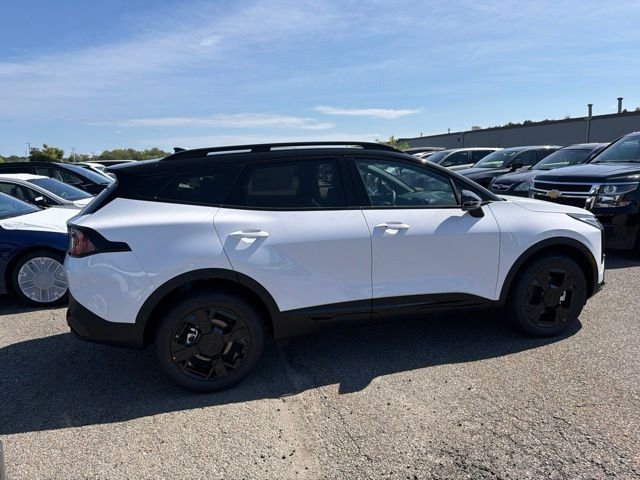 New 2027 Glacial White Pearl / Black Ro Kia X-Line image 3