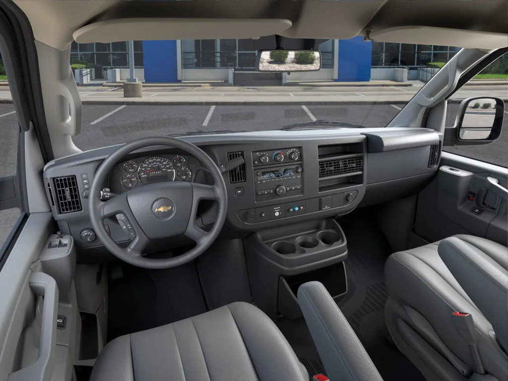 New 2025 Summit White Chevrolet WT image 15