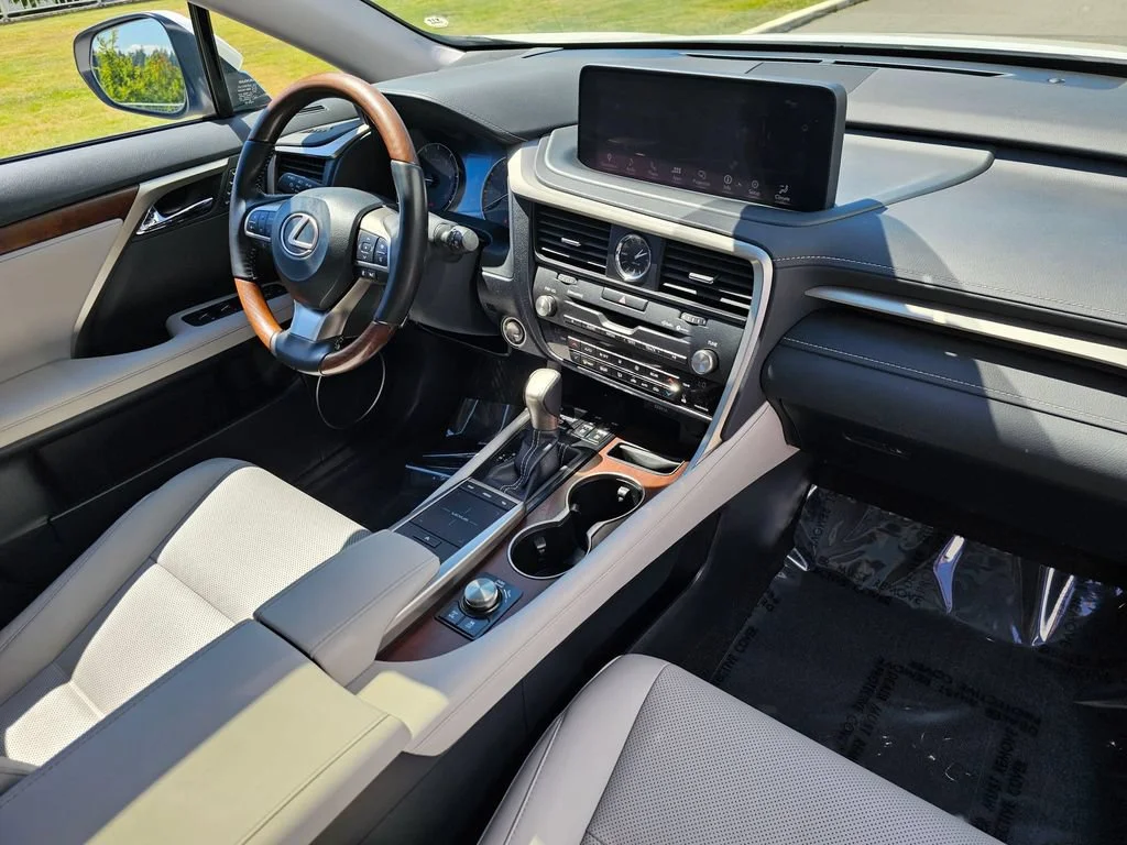 Used 2021  Lexus RX 350L image 10