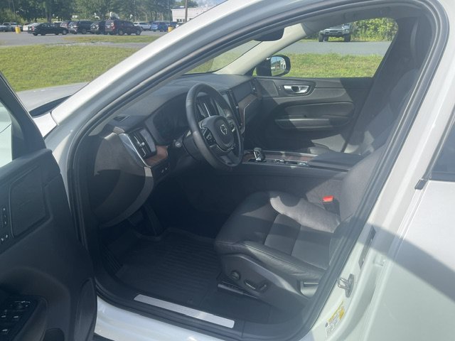 Used 2024 White Volvo Plus Dark Theme image 17