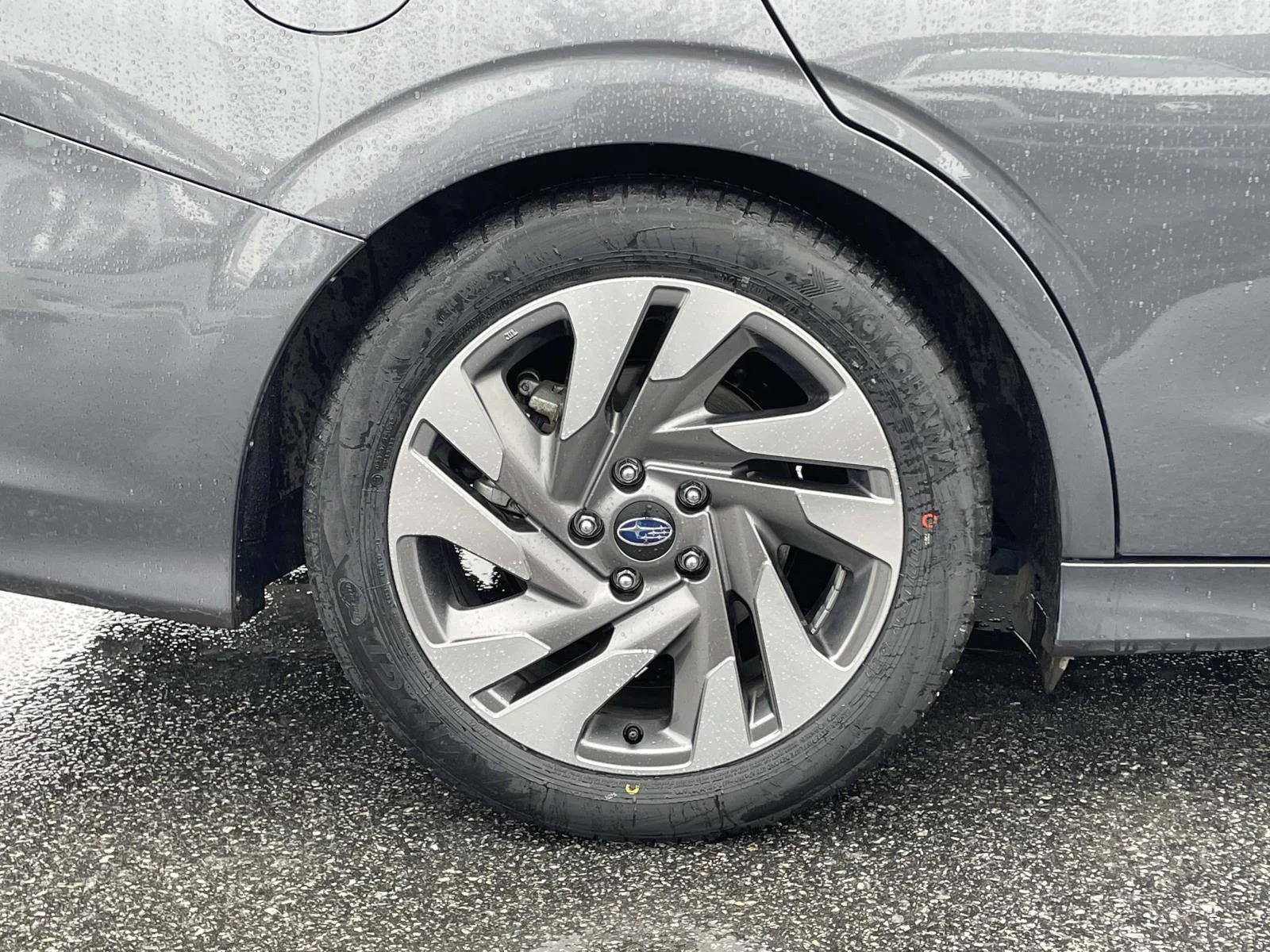 Used 2025 Magnetite Gray Metallic Subaru Limited image 30