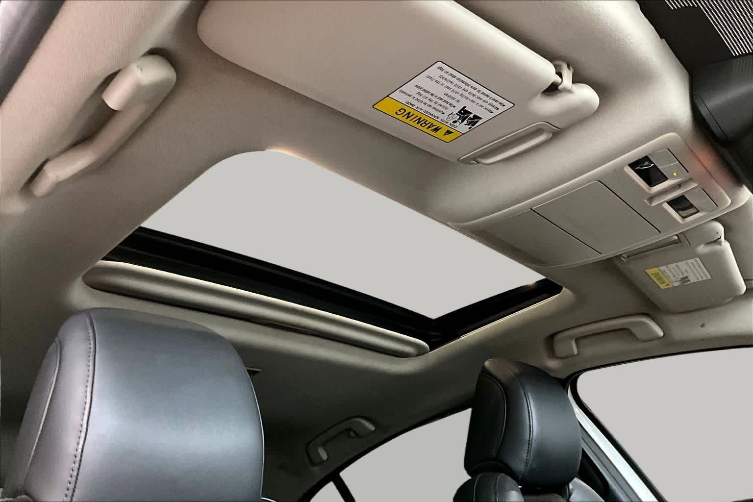 Used 2019 Snowflake White Pearl Mica Mazda w/Premium Pkg image 13