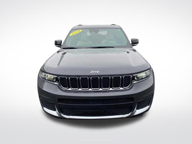 Used 2025 Gray Jeep Limited image 2