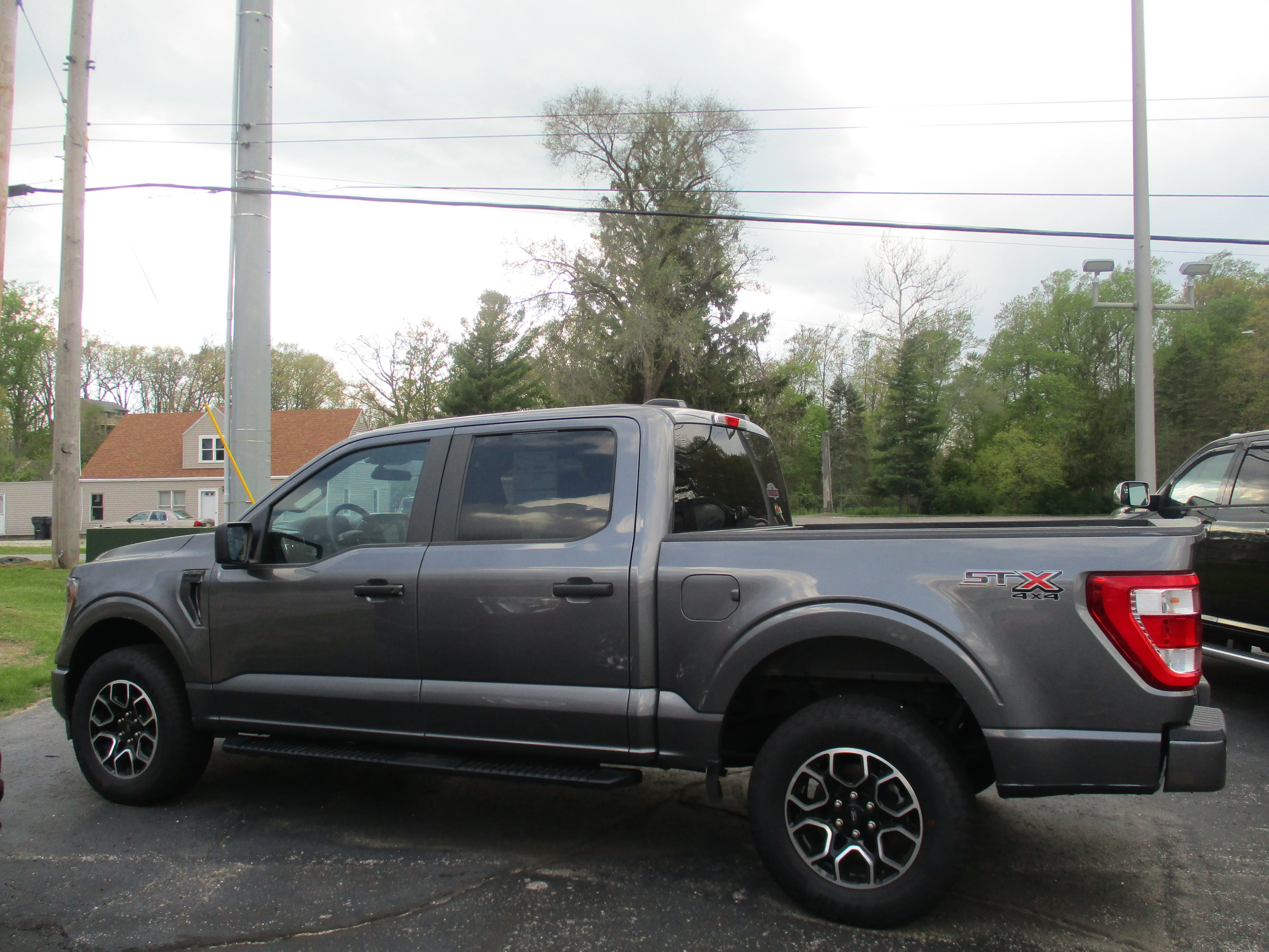 Used 2023 Carbonized Gray Metallic Ford XL image 11
