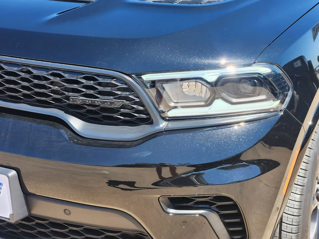 New 2026 Diamond Black Clear-Coat Exterior Paint Dodge  image 5
