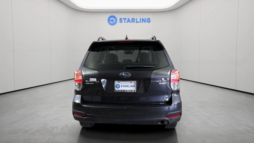 Used 2017  Subaru Premium image 7
