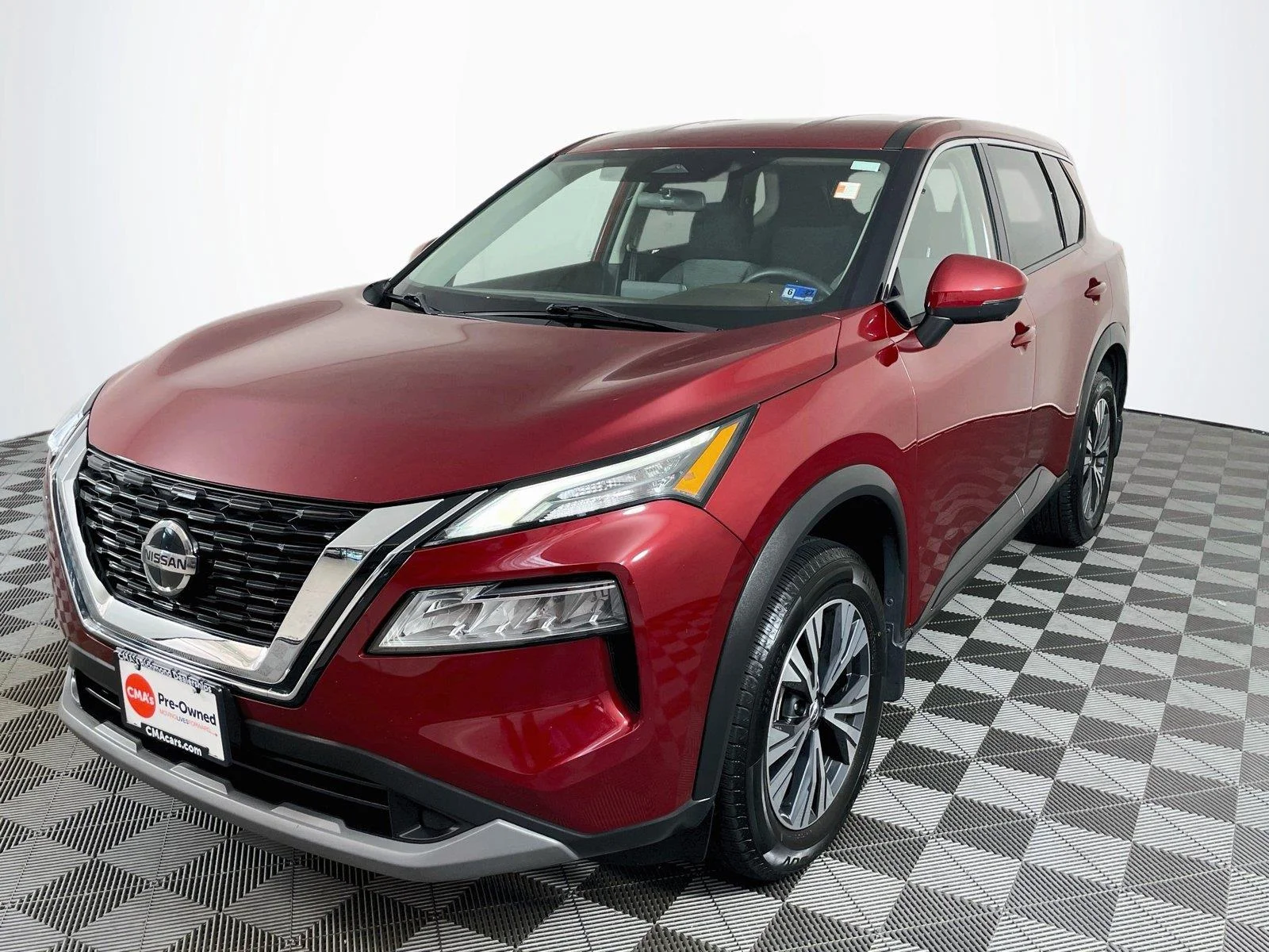 Used 2021 Scarlet Ember Tintcoat Nissan SV image 3